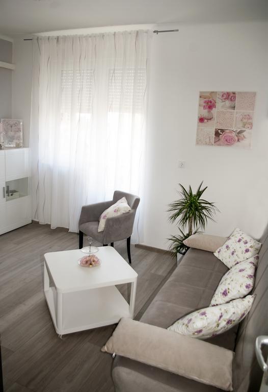 Apartment Sibenik With Free Parking エクステリア 写真