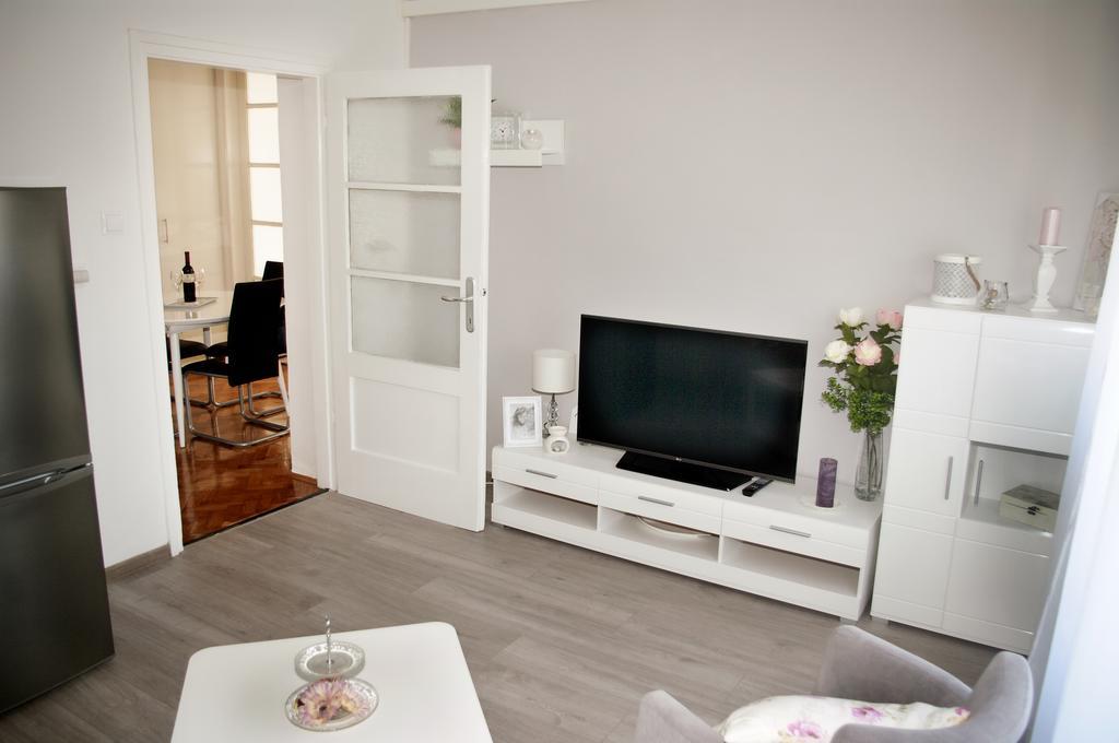 Apartment Sibenik With Free Parking エクステリア 写真